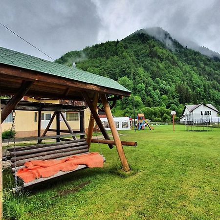 Casa Petruta Dambovicioara Hotel Podu Dimbovitei Luaran gambar