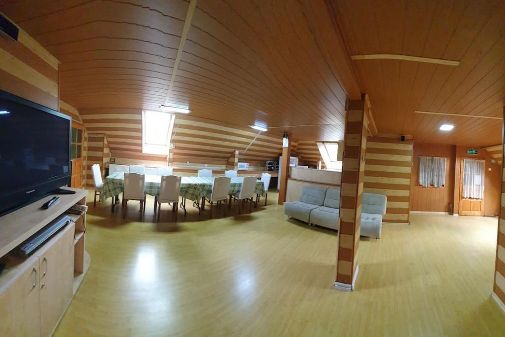 Casa Petruta Dambovicioara Hotel Podu Dimbovitei Luaran gambar