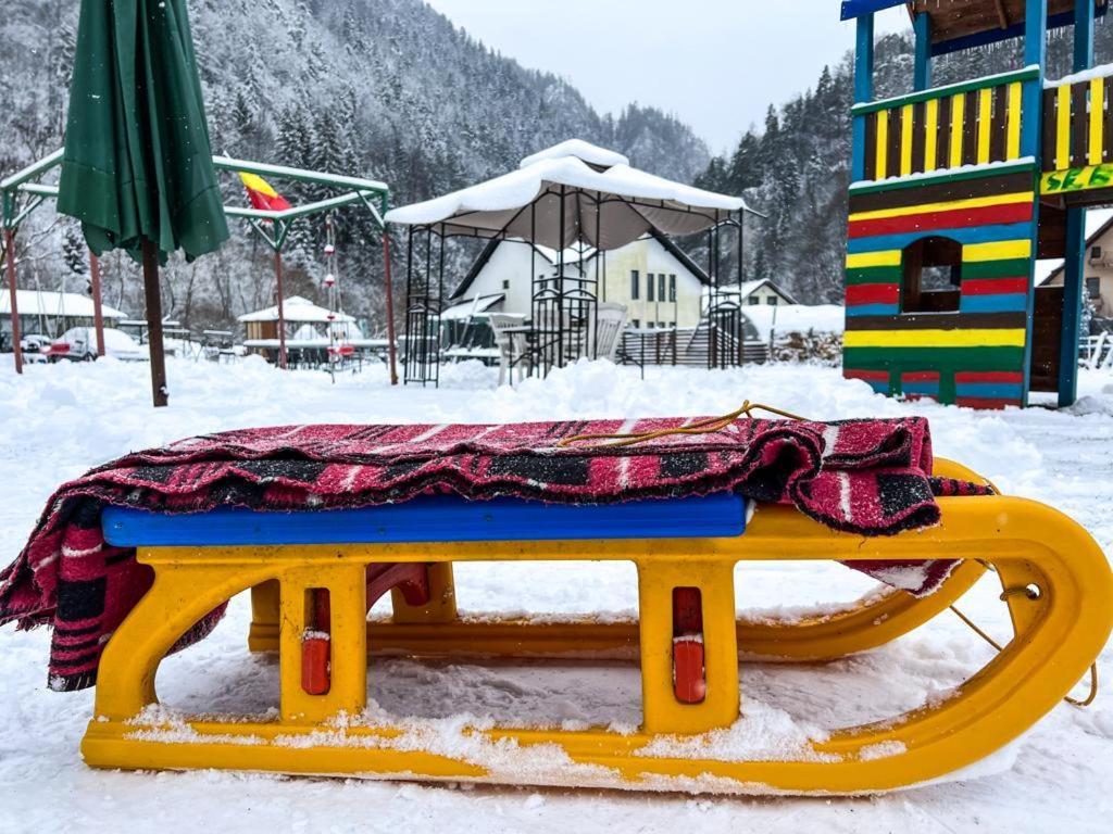 Casa Petruta Dambovicioara Hotel Podu Dimbovitei Luaran gambar
