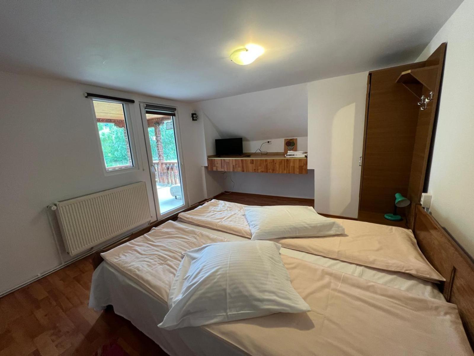 Casa Petruta Dambovicioara Hotel Podu Dimbovitei Luaran gambar